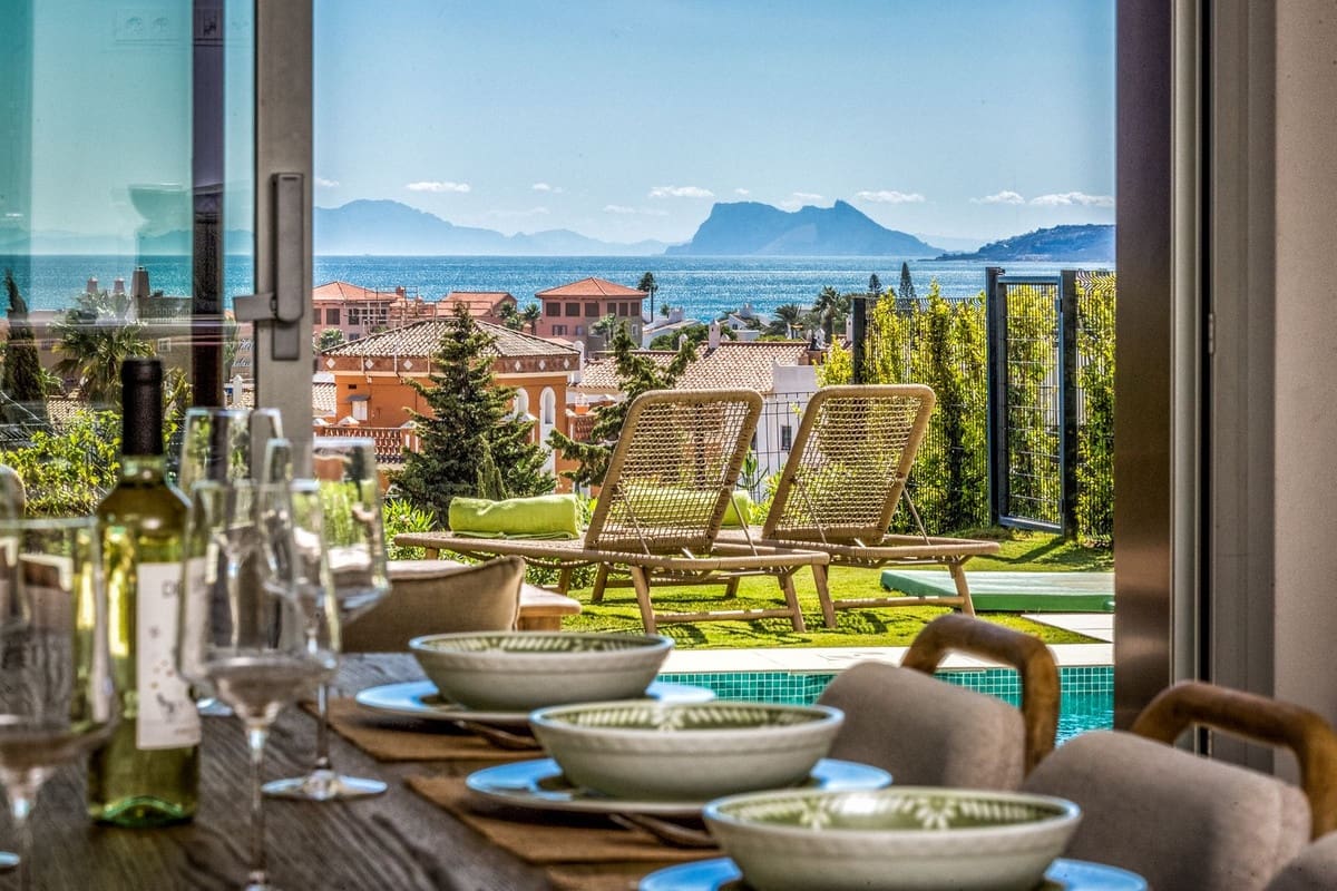 4 bedroom Townhouse for sale in Estepona with pool - € 1,375,000 (Ref: 9705046)