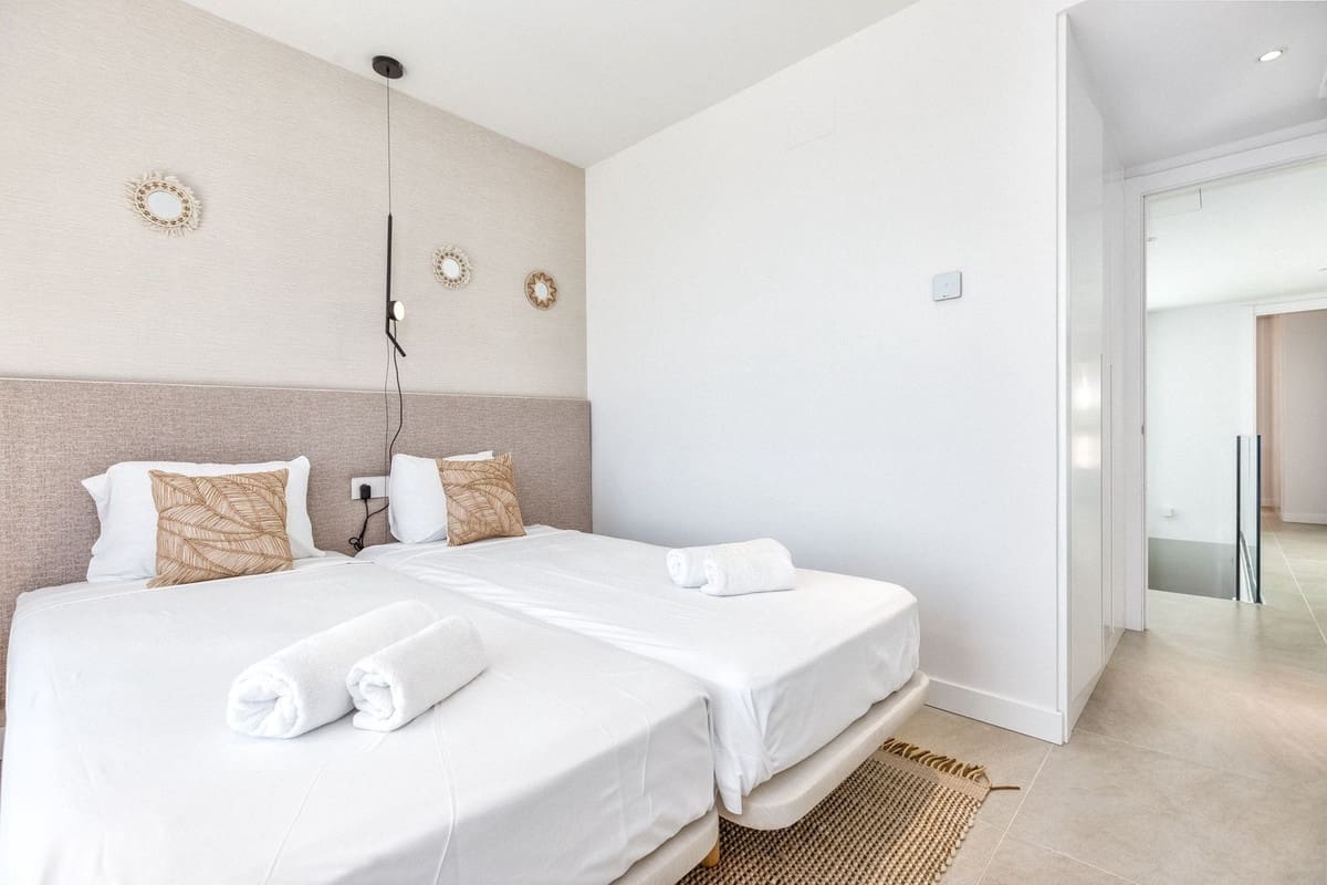 4 camera da letto Casa in vendita in Estepona con piscina - 1.335.000 € (Rif: 9705046)
