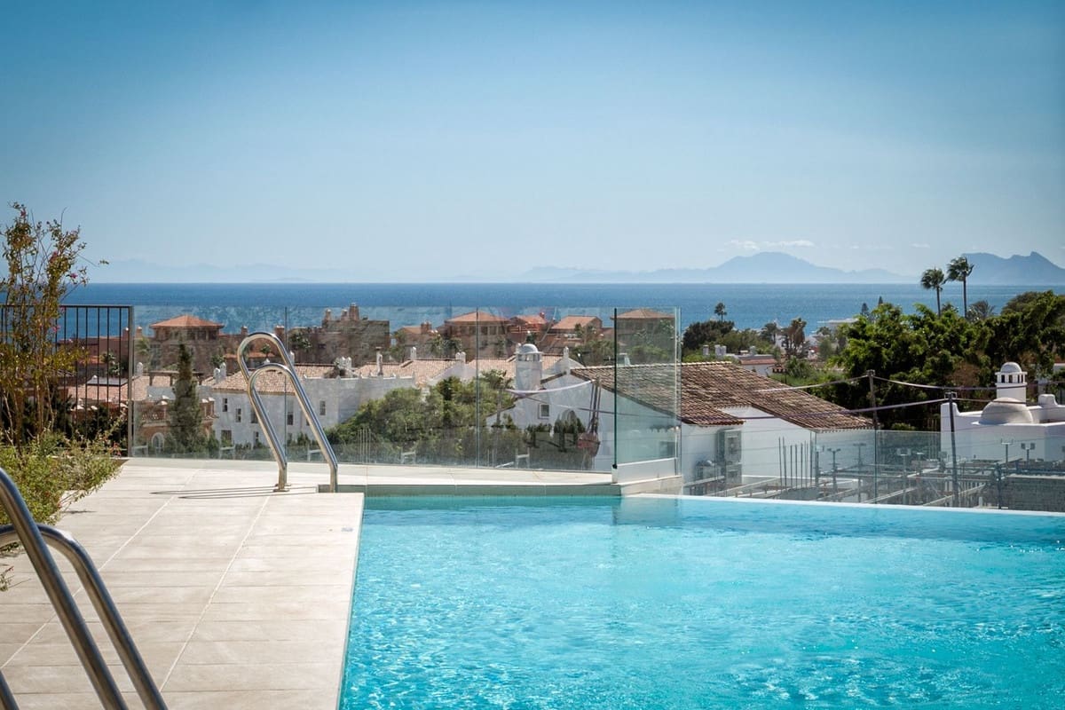4 camera da letto Casa in vendita in Estepona con piscina - 1.335.000 € (Rif: 9705046)