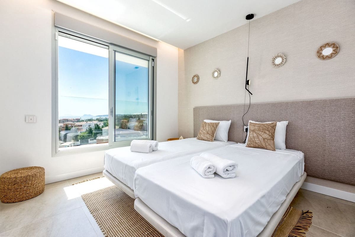 4 camera da letto Casa in vendita in Estepona con piscina - 1.335.000 € (Rif: 9705046)