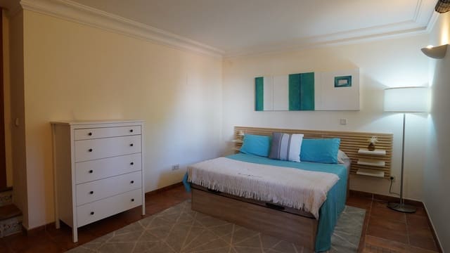 4 slaapkamer Villa te koop in La Dama de Noche - La Alzambra, Marbella met zwembad - € 1.395.000 (Ref: 9705048)