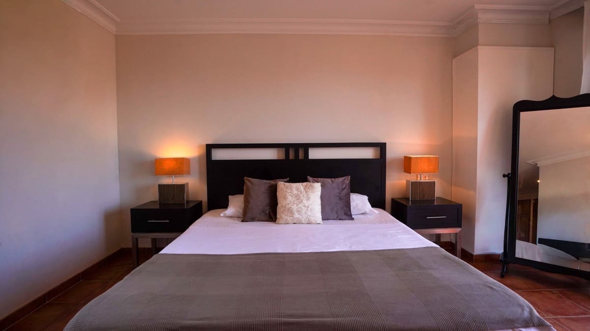 4 bedroom Villa for sale in Nueva Andalucia with pool - € 1,395,000 (Ref: 9705048)