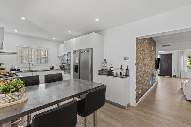 4 camera da letto Villa in vendita in Guadalmina Alta, Marbella con piscina - 1.450.000 € (Rif: 9705050)