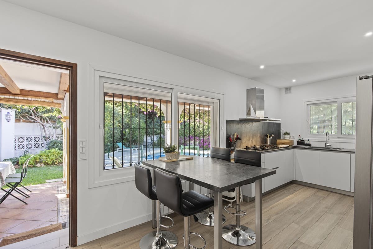 4 camera da letto Villa in vendita in Guadalmina con piscina - 1.450.000 € (Rif: 9705050)