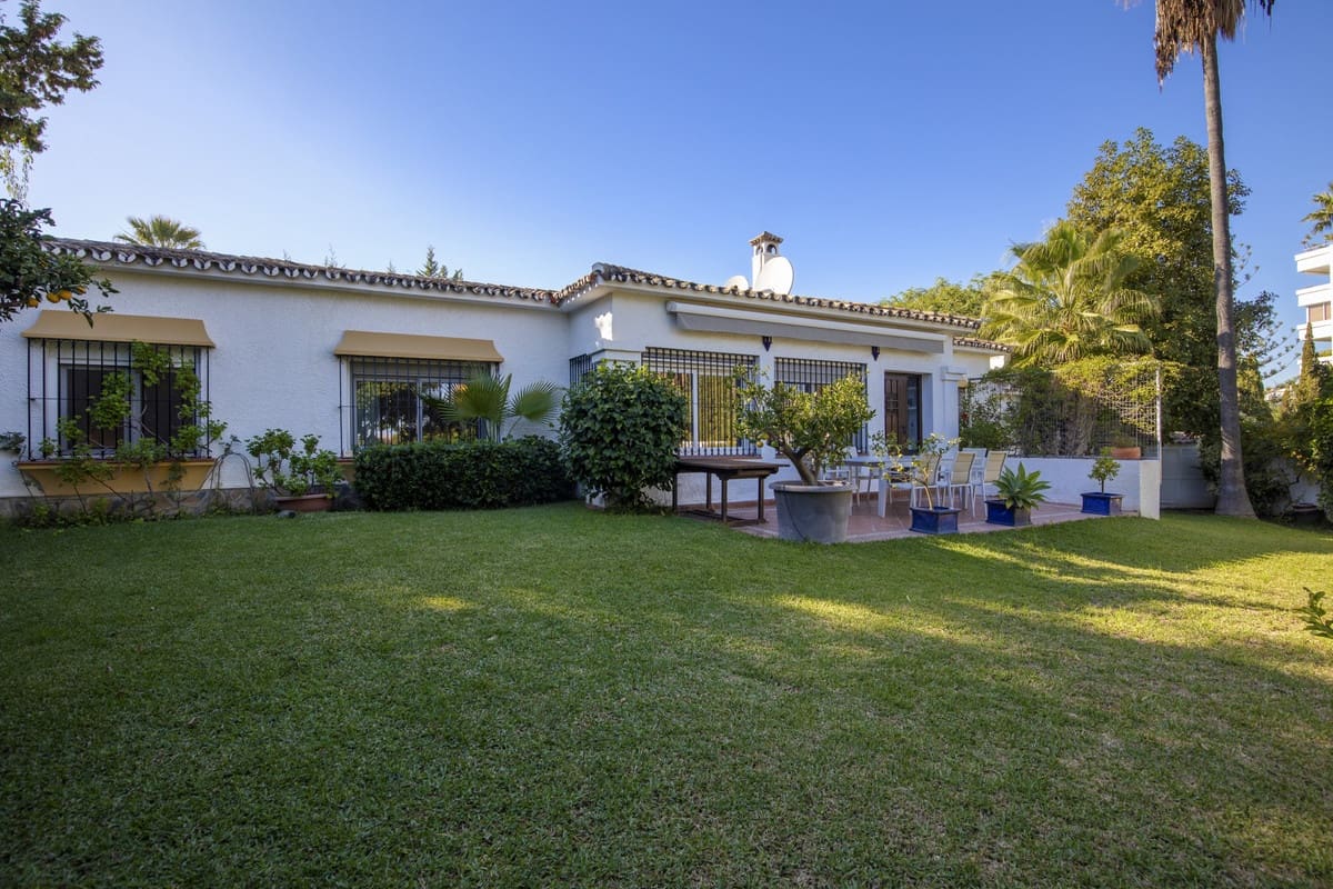 4 camera da letto Villa in vendita in Guadalmina con piscina - 1.395.000 € (Rif: 9705050)