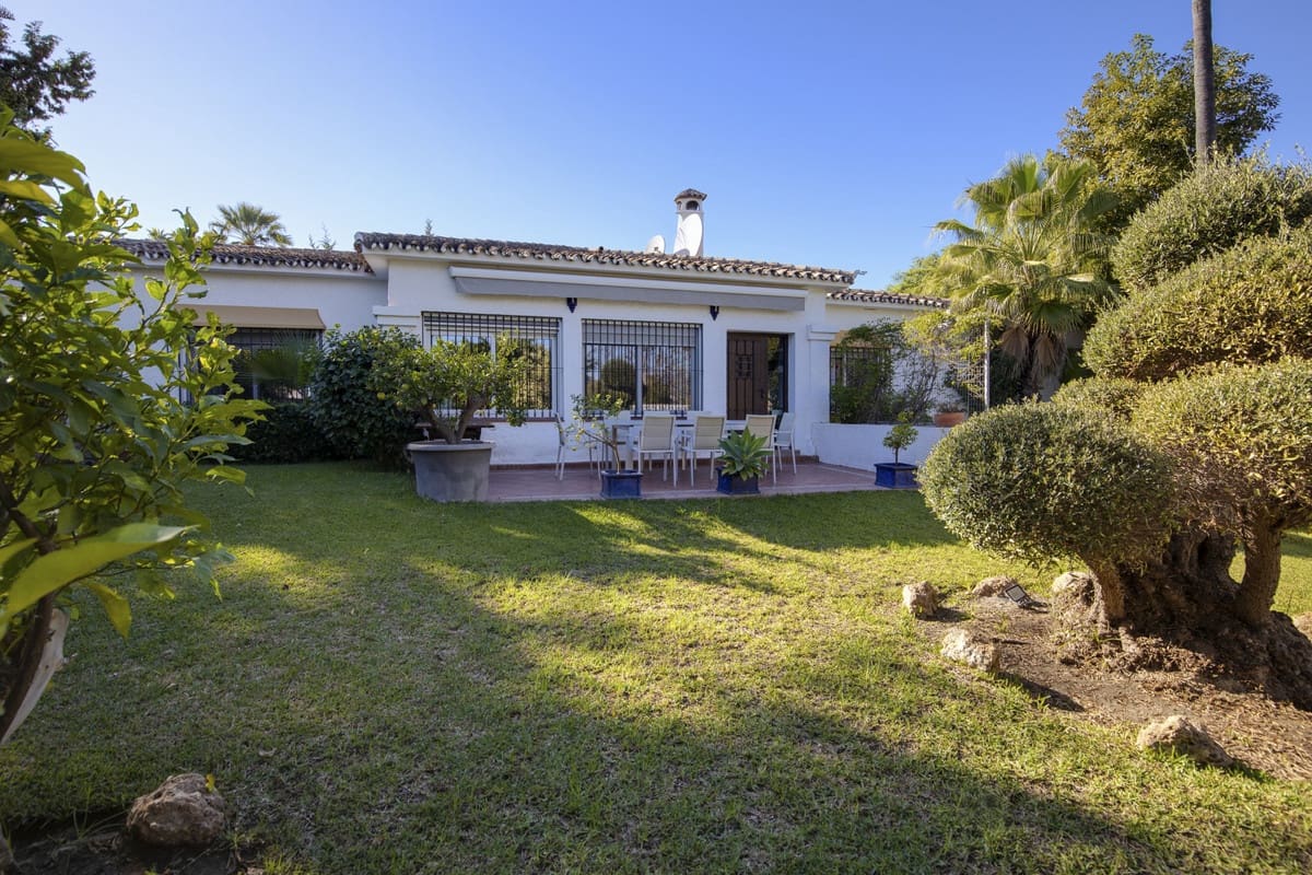 4 camera da letto Villa in vendita in Guadalmina con piscina - 1.395.000 € (Rif: 9705050)