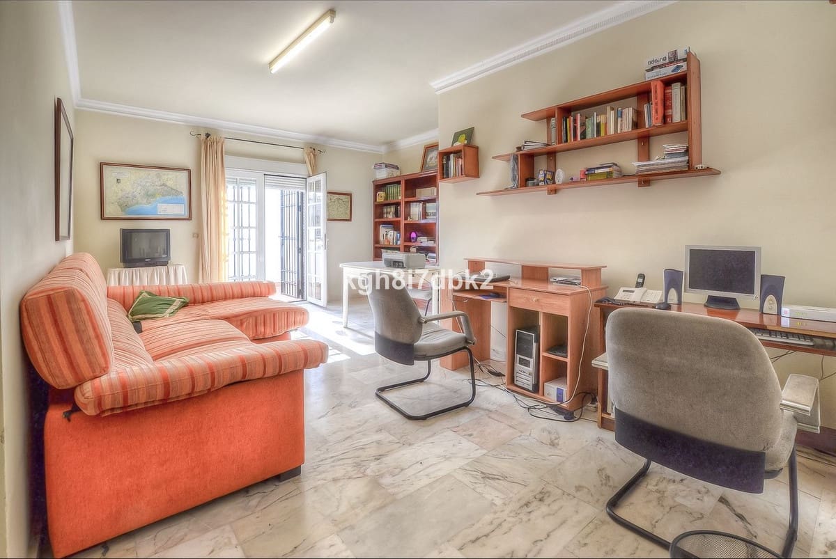 10 makuuhuone Huvila myytävänä paikassa Benalmadena mukana uima-altaan 
autotalli - 1 450 000 € (Ref: 9705051)