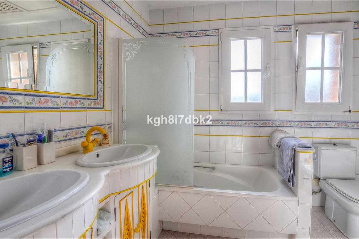 10 makuuhuone Huvila myytävänä paikassa Benalmadena mukana uima-altaan 
autotalli - 1 450 000 € (Ref: 9705051)