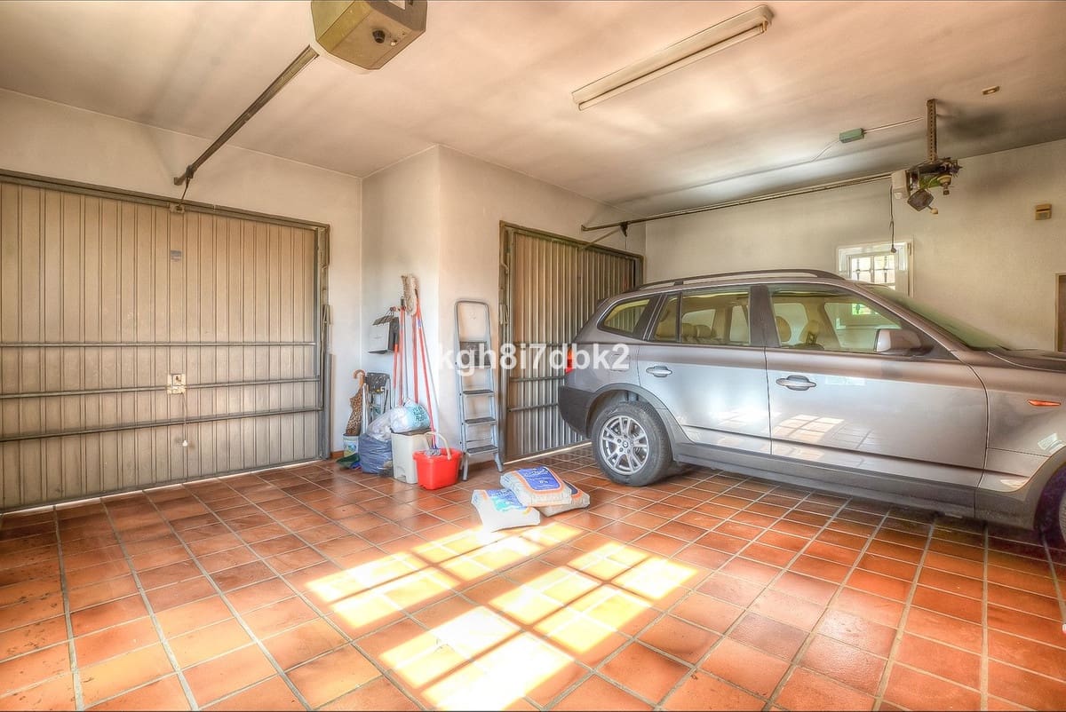 10 makuuhuone Huvila myytävänä paikassa Benalmadena mukana uima-altaan 
autotalli - 1 450 000 € (Ref: 9705051)