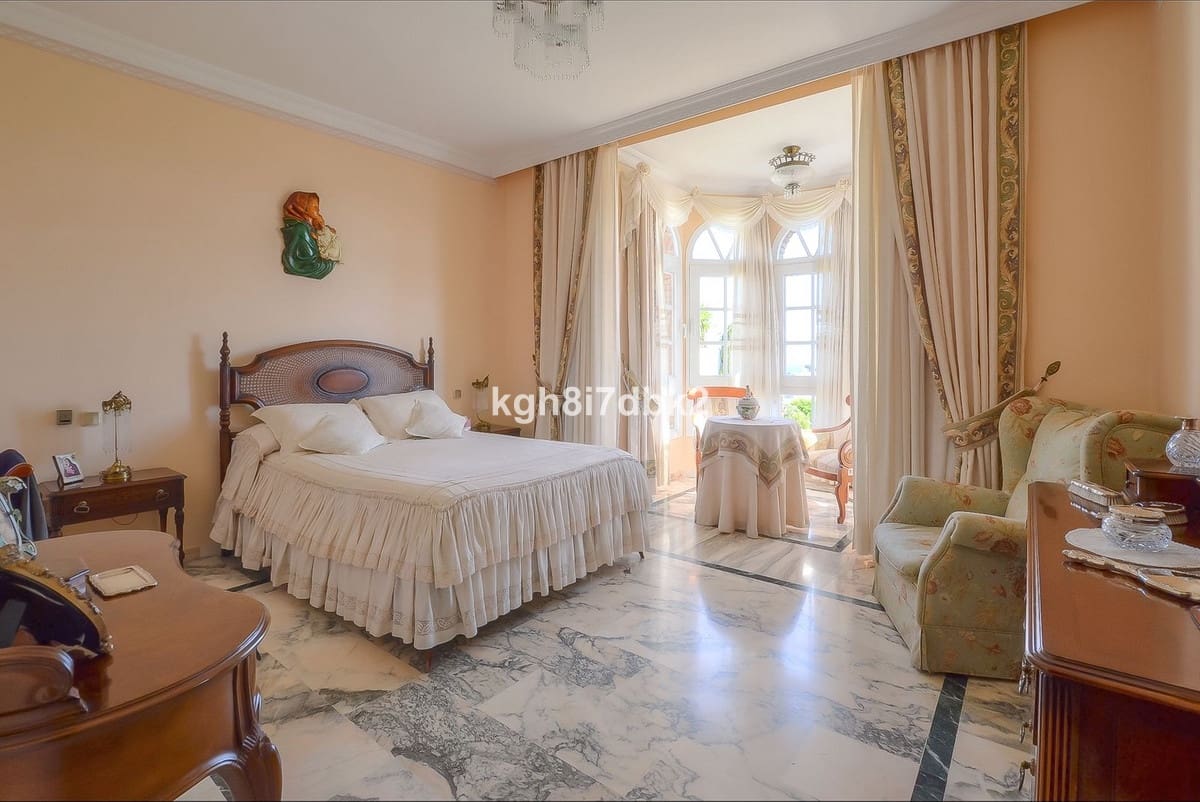 10 makuuhuone Huvila myytävänä paikassa Benalmadena mukana uima-altaan 
autotalli - 1 450 000 € (Ref: 9705051)