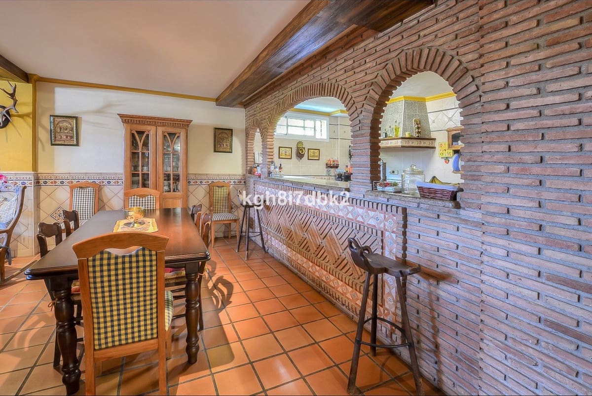 10 makuuhuone Huvila myytävänä paikassa Benalmadena mukana uima-altaan 
autotalli - 1 450 000 € (Ref: 9705051)