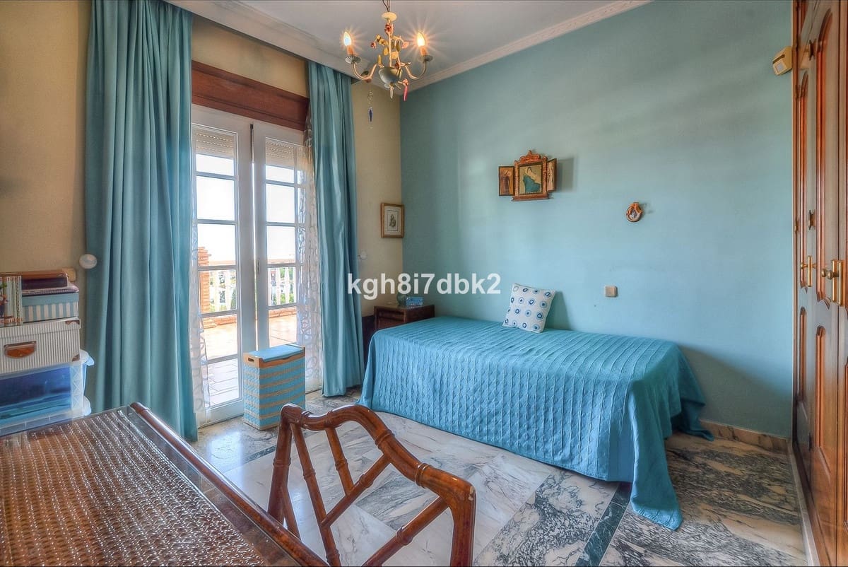 10 makuuhuone Huvila myytävänä paikassa Benalmadena mukana uima-altaan 
autotalli - 1 450 000 € (Ref: 9705051)