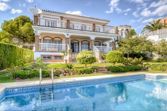 10 soveværelse Villa til salg i Montealto - Monterrey, Benalmádena med swimmingpool garage - € 1.450.000 (Ref: 9705051)