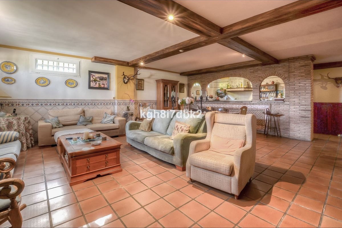 10 makuuhuone Huvila myytävänä paikassa Benalmadena mukana uima-altaan 
autotalli - 1 450 000 € (Ref: 9705051)