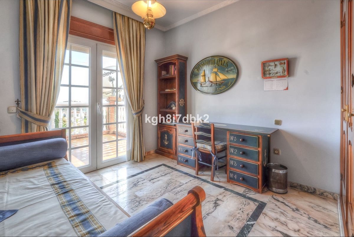 10 makuuhuone Huvila myytävänä paikassa Benalmadena mukana uima-altaan 
autotalli - 1 450 000 € (Ref: 9705051)