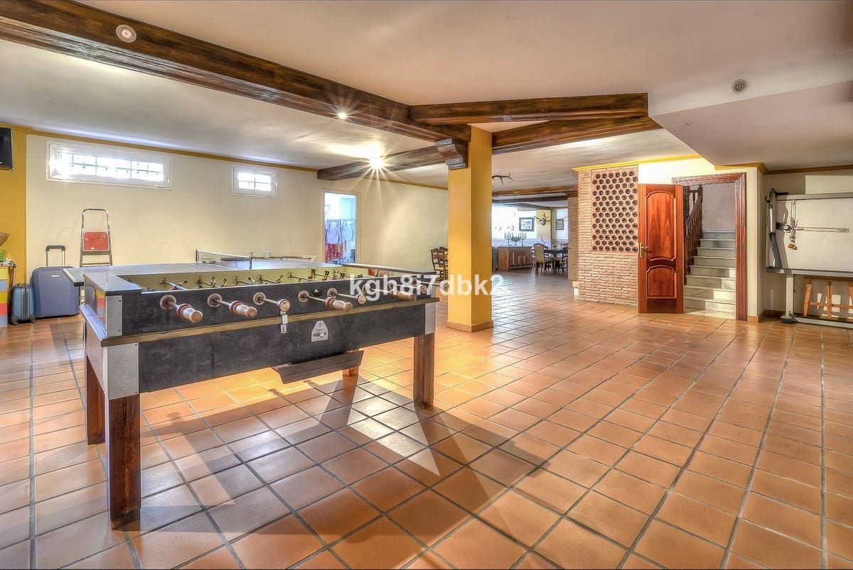 10 makuuhuone Huvila myytävänä paikassa Benalmadena mukana uima-altaan 
autotalli - 1 450 000 € (Ref: 9705051)