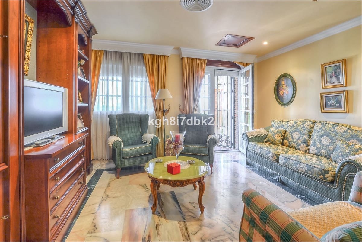 10 soveværelse Villa til salg i Benalmadena med swimmingpool garage - € 1.450.000 (Ref: 9705051)