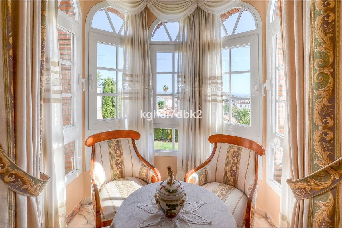 10 soveværelse Villa til salg i Benalmadena med swimmingpool garage - € 1.450.000 (Ref: 9705051)