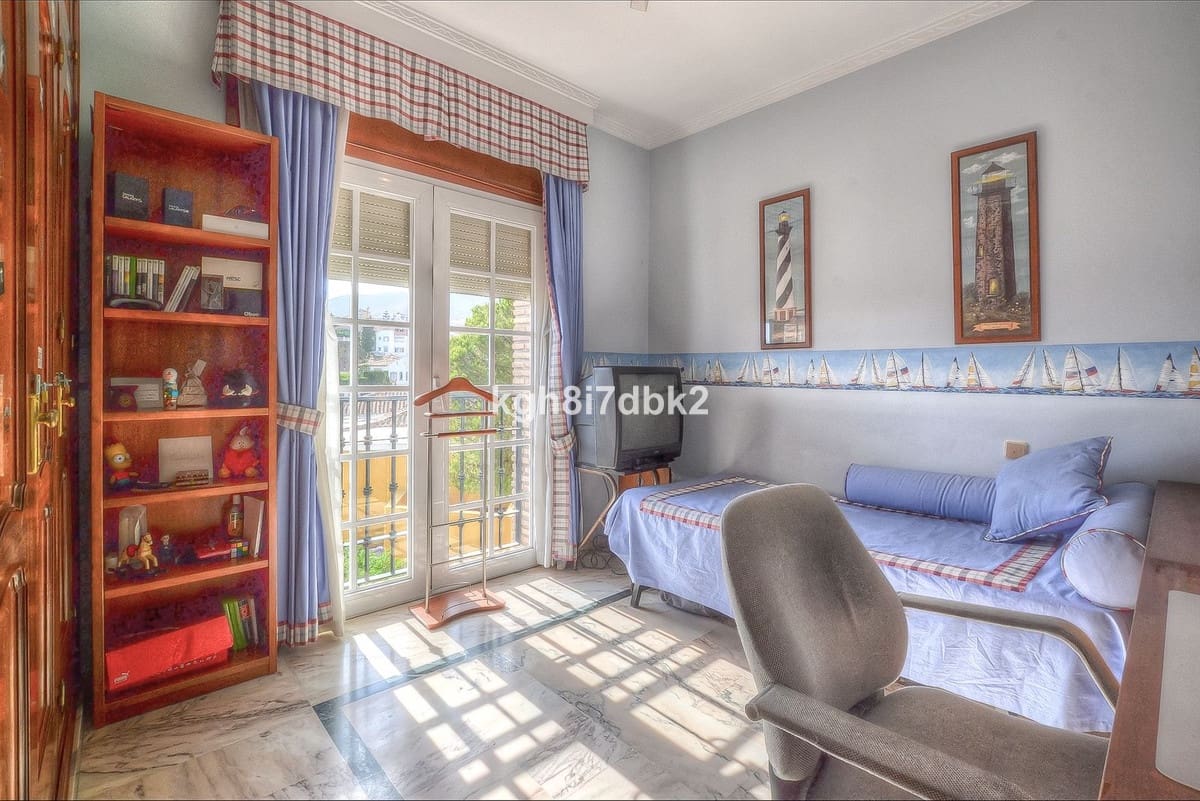 10 soveværelse Villa til salg i Benalmadena med swimmingpool garage - € 1.450.000 (Ref: 9705051)