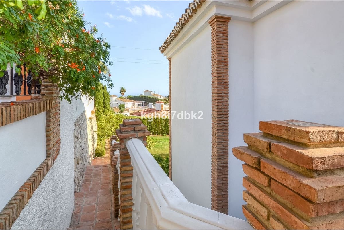 10 soveværelse Villa til salg i Benalmadena med swimmingpool garage - € 1.450.000 (Ref: 9705051)