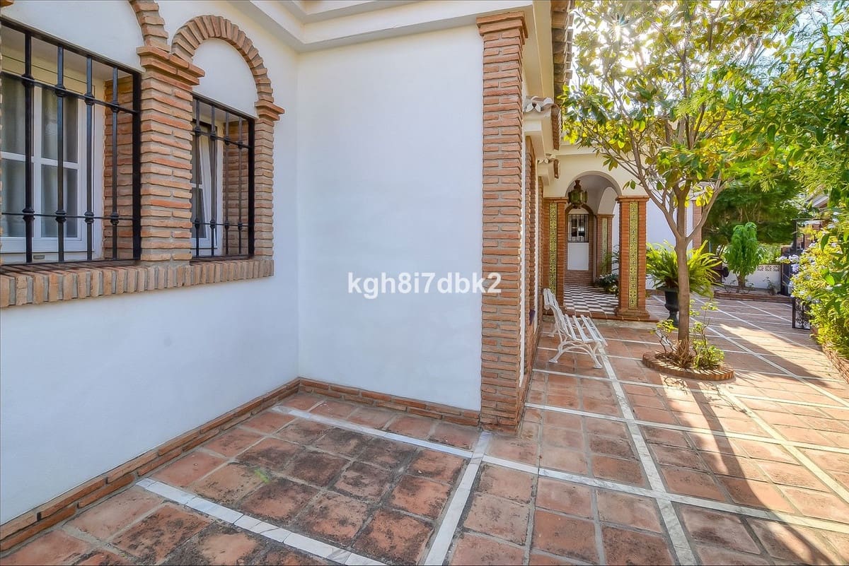 10 soveværelse Villa til salg i Benalmadena med swimmingpool garage - € 1.450.000 (Ref: 9705051)