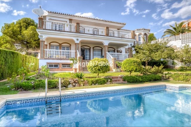 10 Zimmer Villa zu verkaufen in Montealto - Monterrey, Benalmádena mit Pool Garage - 1.450.000 € (Ref: 9705051)