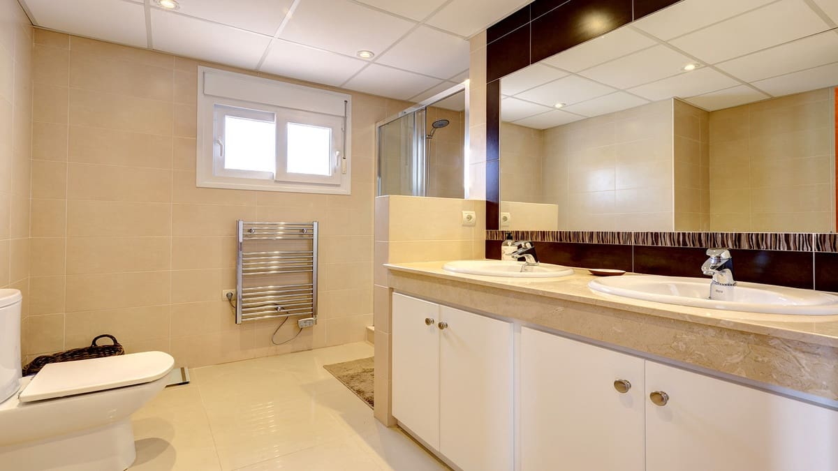 4 chambre Villa/Maison à vendre à Manilva avec piscine - 1 450 000 € (Ref: 9705052)