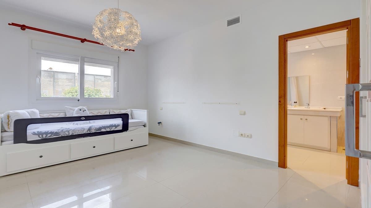 4 chambre Villa/Maison à vendre à Manilva avec piscine - 1 450 000 € (Ref: 9705052)