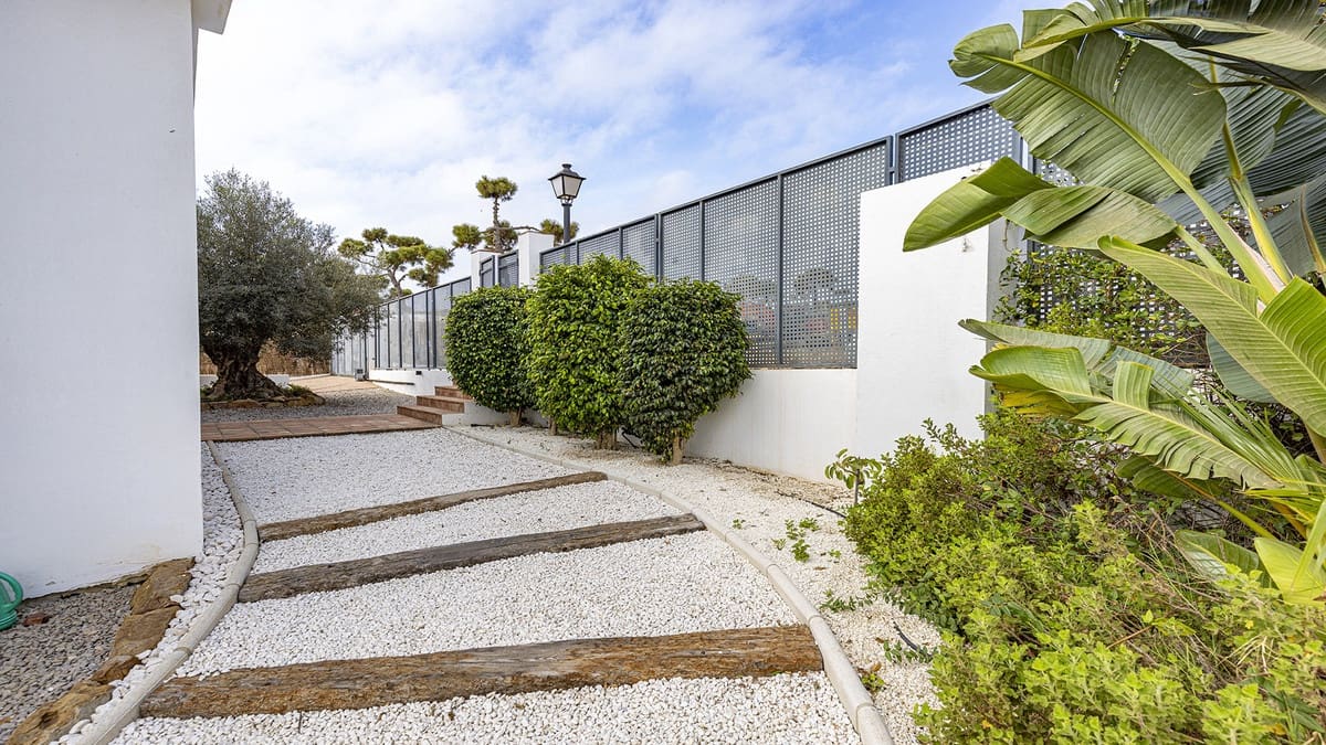 4 chambre Villa/Maison à vendre à Manilva avec piscine - 1 450 000 € (Ref: 9705052)