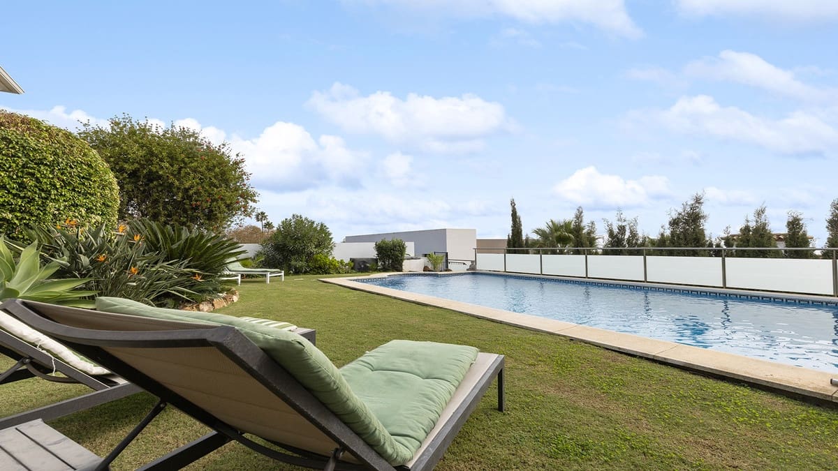 4 chambre Villa/Maison à vendre à Manilva avec piscine - 1 450 000 € (Ref: 9705052)