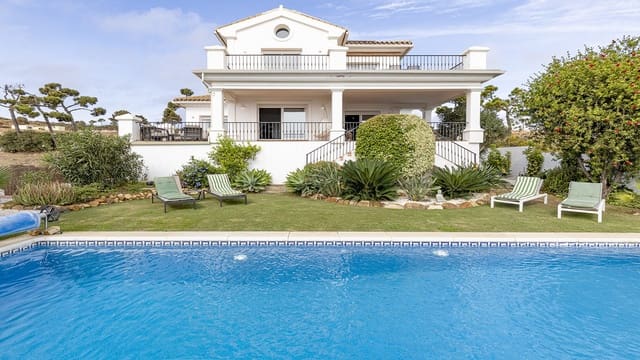 4 bedroom Villa for sale in Manilva Pueblo, Manilva with pool - € 1,450,000 (Ref: 9705052)