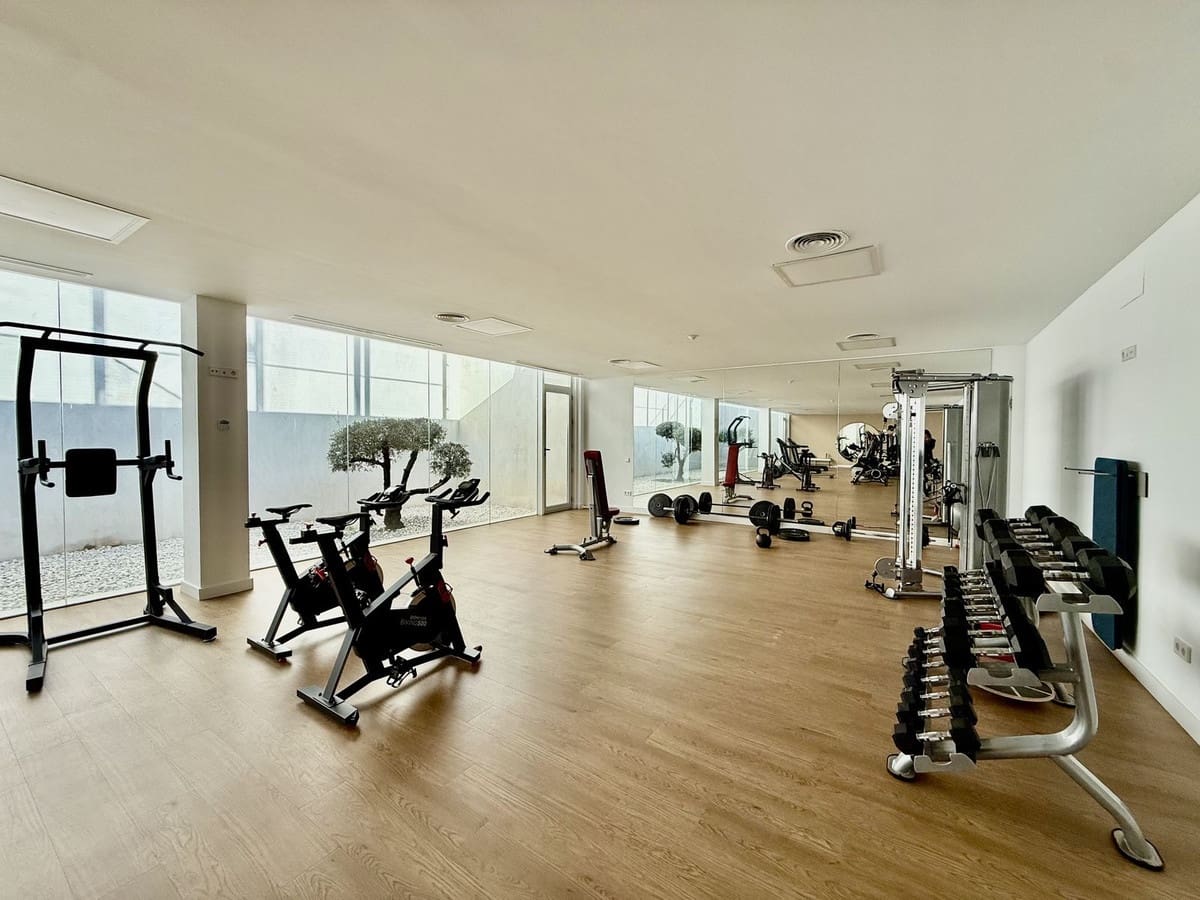 5 soveværelse Semi-Rækkehus til salg i Sotogrande med swimmingpool garage - € 1.450.000 (Ref: 9705053)