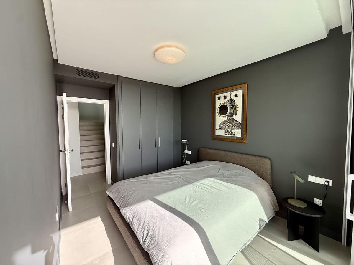 5 soveværelse Semi-Rækkehus til salg i Sotogrande med swimmingpool garage - € 1.450.000 (Ref: 9705053)