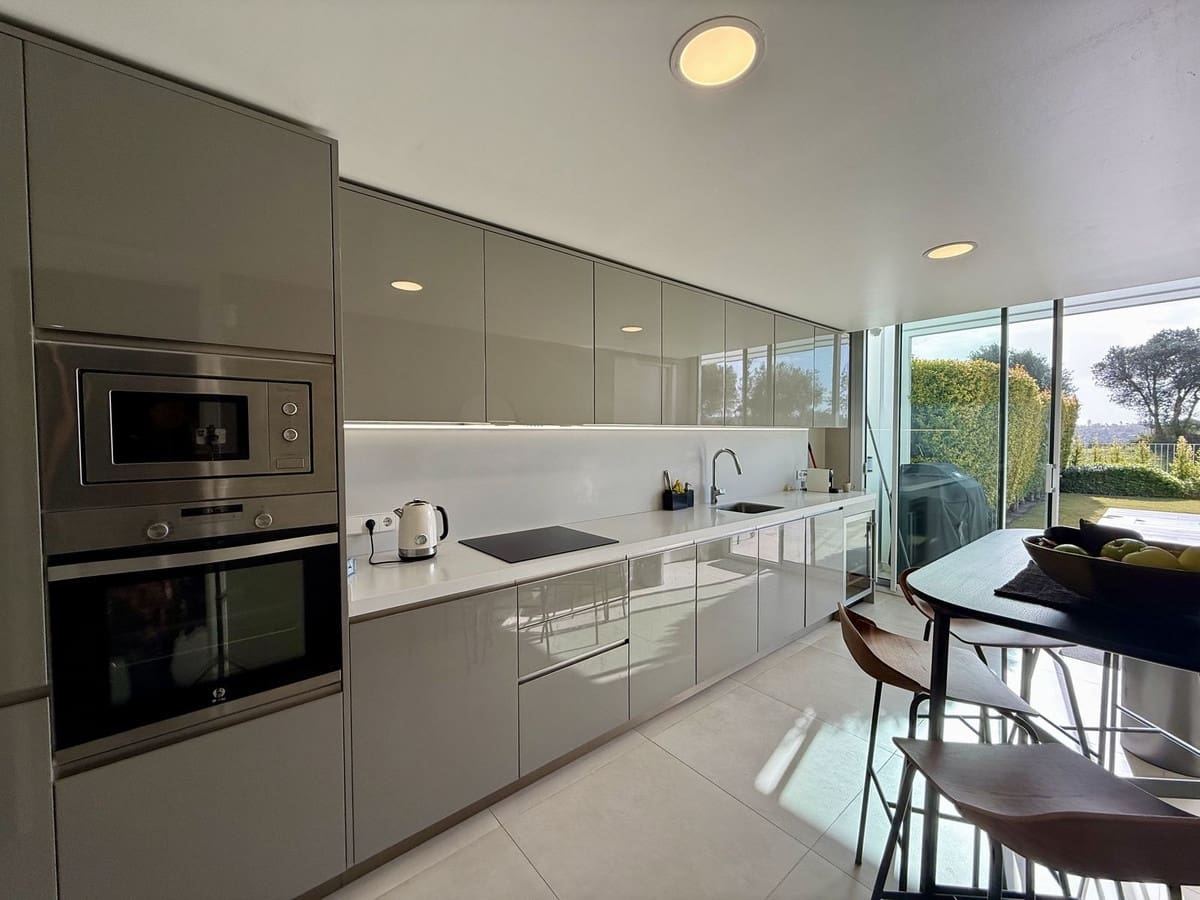 5 soveværelse Semi-Rækkehus til salg i Sotogrande med swimmingpool garage - € 1.450.000 (Ref: 9705053)