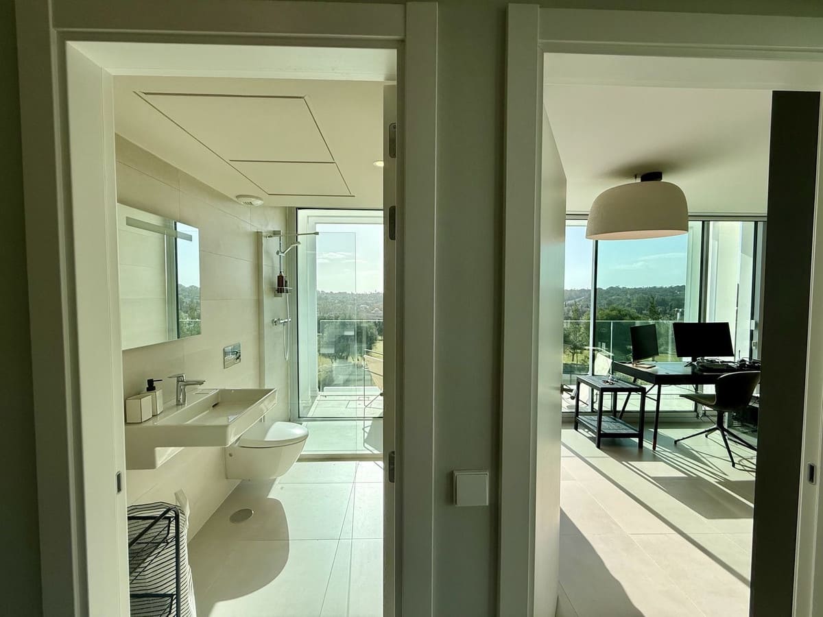 5 soveværelse Semi-Rækkehus til salg i Sotogrande med swimmingpool garage - € 1.450.000 (Ref: 9705053)