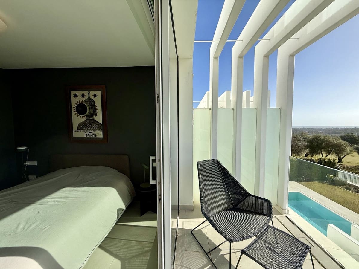 5 bedroom Semi-detached Villa for sale in Sotogrande with pool garage - € 1,450,000 (Ref: 9705053)