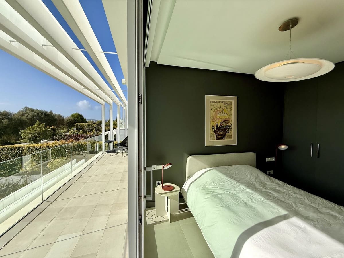 5 bedroom Semi-detached Villa for sale in Sotogrande with pool garage - € 1,450,000 (Ref: 9705053)