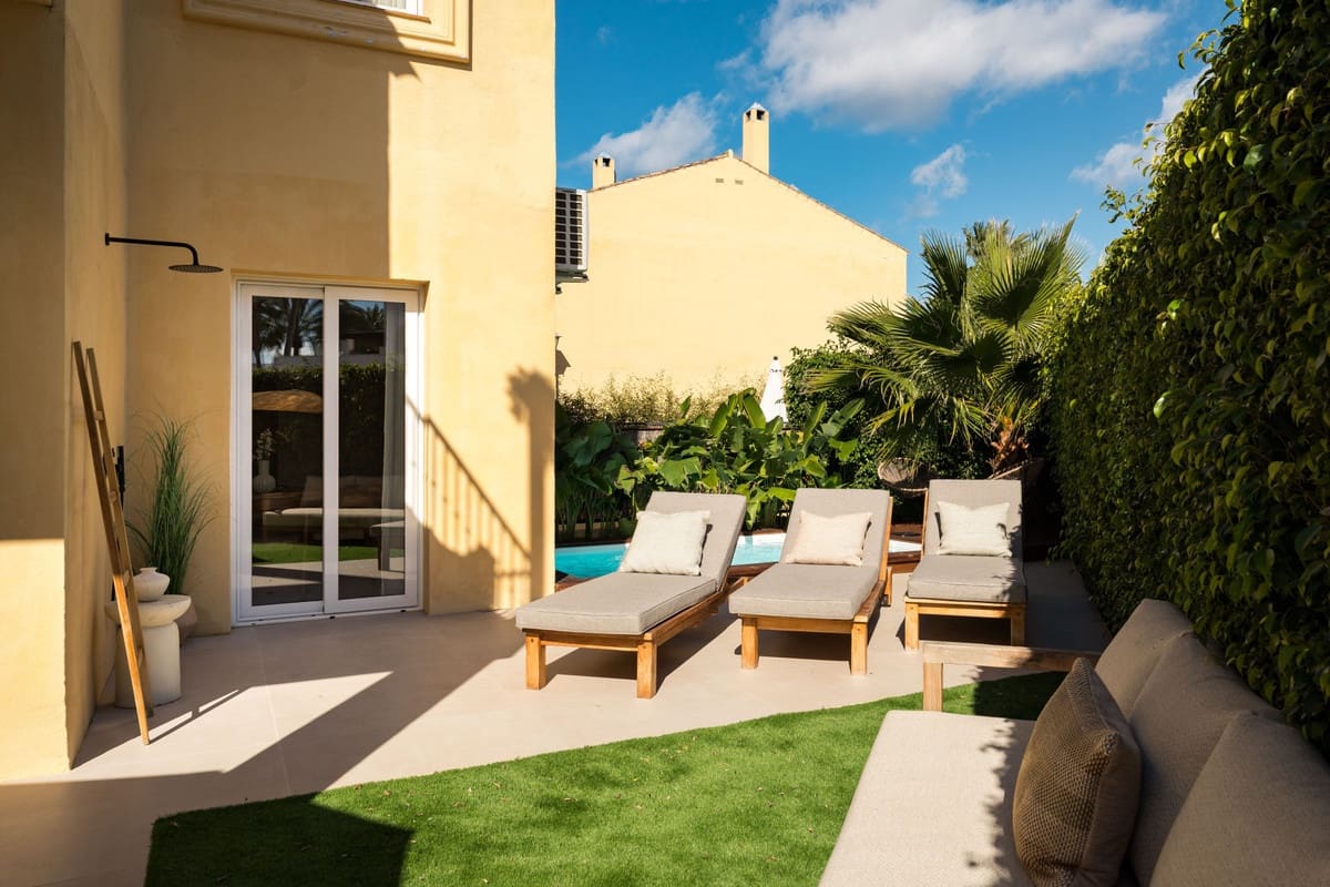 4 quarto Casa em Banda para venda em San Pedro de Alcantara com piscina - 1 450 000 € (Ref: 9705054)