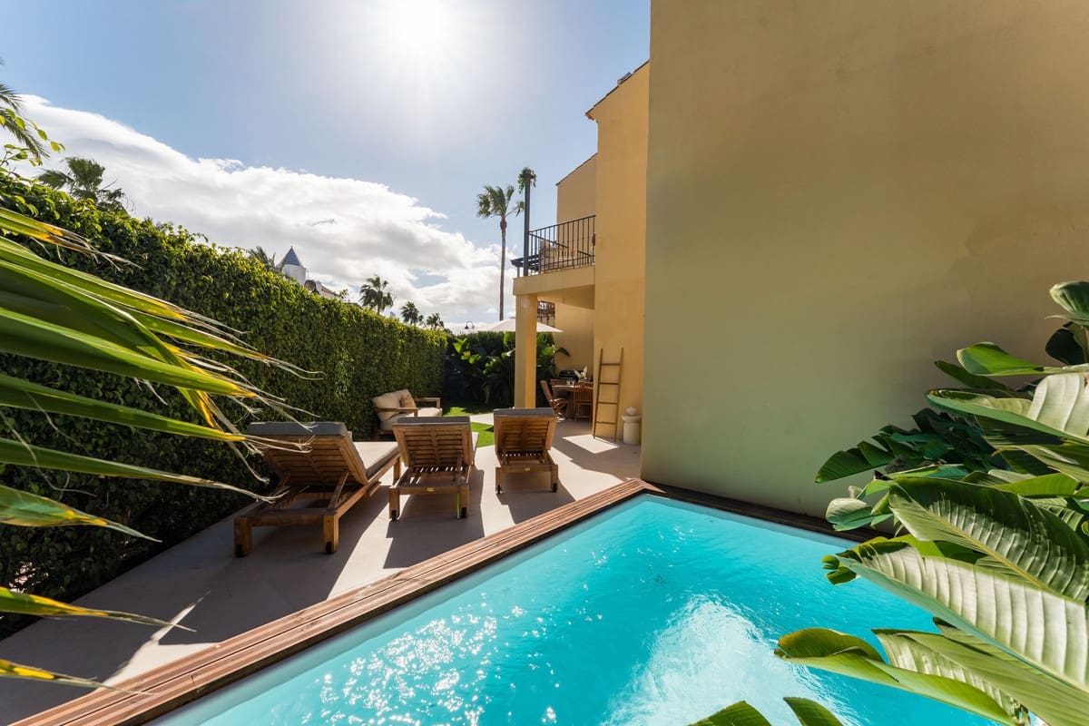 4 quarto Casa em Banda para venda em San Pedro de Alcantara com piscina - 1 450 000 € (Ref: 9705054)