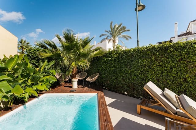 4 quarto Casa em Banda para venda em San Pedro de Alcántara Pueblo, Marbella com piscina - 1 450 000 € (Ref: 9705054)