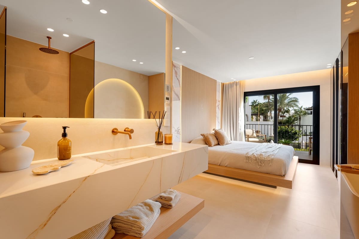 4 quarto Casa em Banda para venda em San Pedro de Alcantara com piscina - 1 450 000 € (Ref: 9705054)