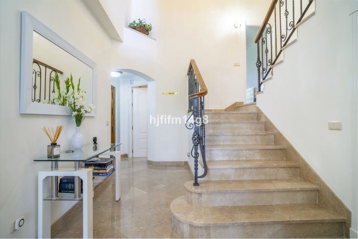 3 bedroom Townhouse for sale in Nueva Andalucia with pool - € 1,475,000 (Ref: 9705056)