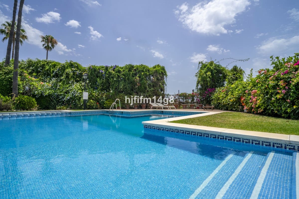 3 bedroom Townhouse for sale in Nueva Andalucia with pool - € 1,475,000 (Ref: 9705056)