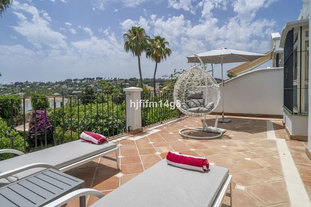 3 sovrum Hus till salu i La Dama de Noche - La Alzambra, Marbella med pool - 1 475 000 € (Ref: 9705056)