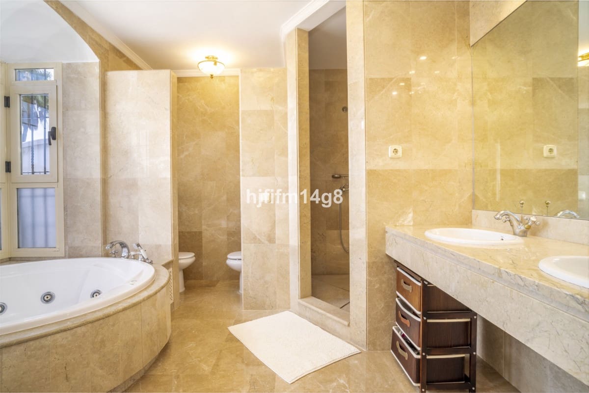 3 bedroom Townhouse for sale in Nueva Andalucia with pool - € 1,475,000 (Ref: 9705056)