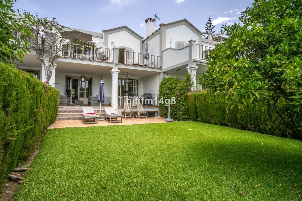 3 bedroom Townhouse for sale in Nueva Andalucia with pool - € 1,475,000 (Ref: 9705056)