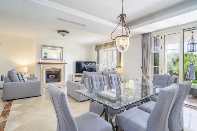 3 makuuhuone Omakotitalo myytävänä paikassa La Dama de Noche - La Alzambra, Marbella mukana uima-altaan - 1 475 000 € (Ref: 9705056)