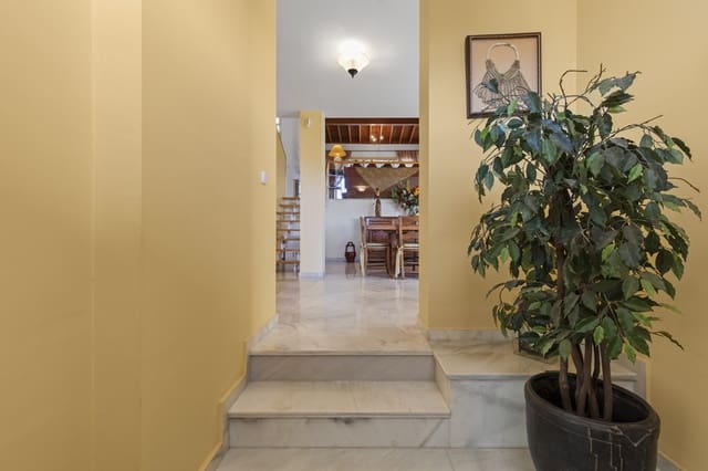 3 sypialnia Willa na sprzedaż w Benahavís pueblo, Benahavís z basenem - 1 495 000 € (Ref: 9705057)