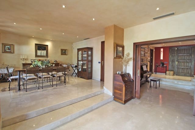 5 chambre Villa/Maison à vendre à Marbella avec piscine garage - 1 550 000 € (Ref: 9705059)