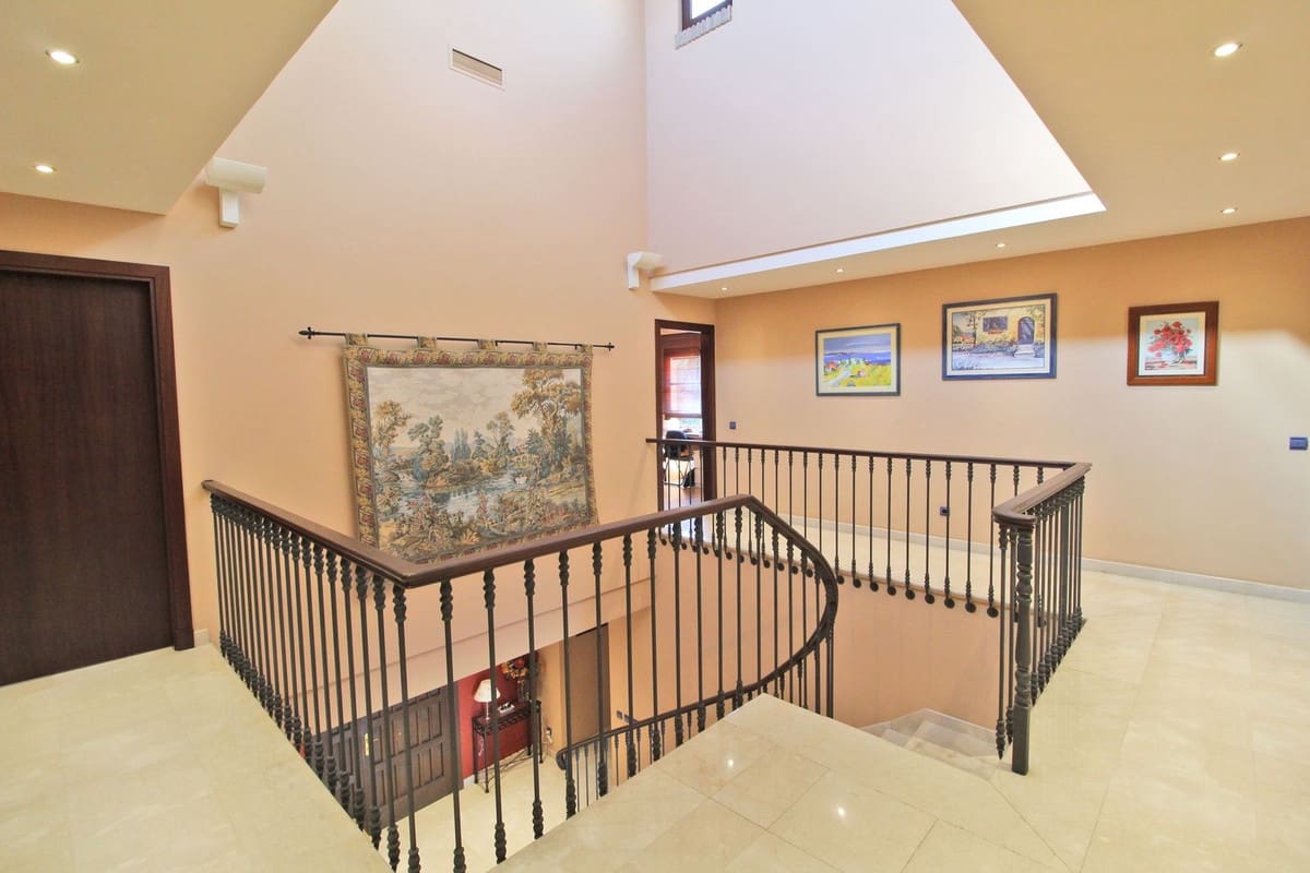 5 chambre Villa/Maison à vendre à Marbella avec piscine garage - 1 550 000 € (Ref: 9705059)